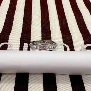 Henri Bendel ring